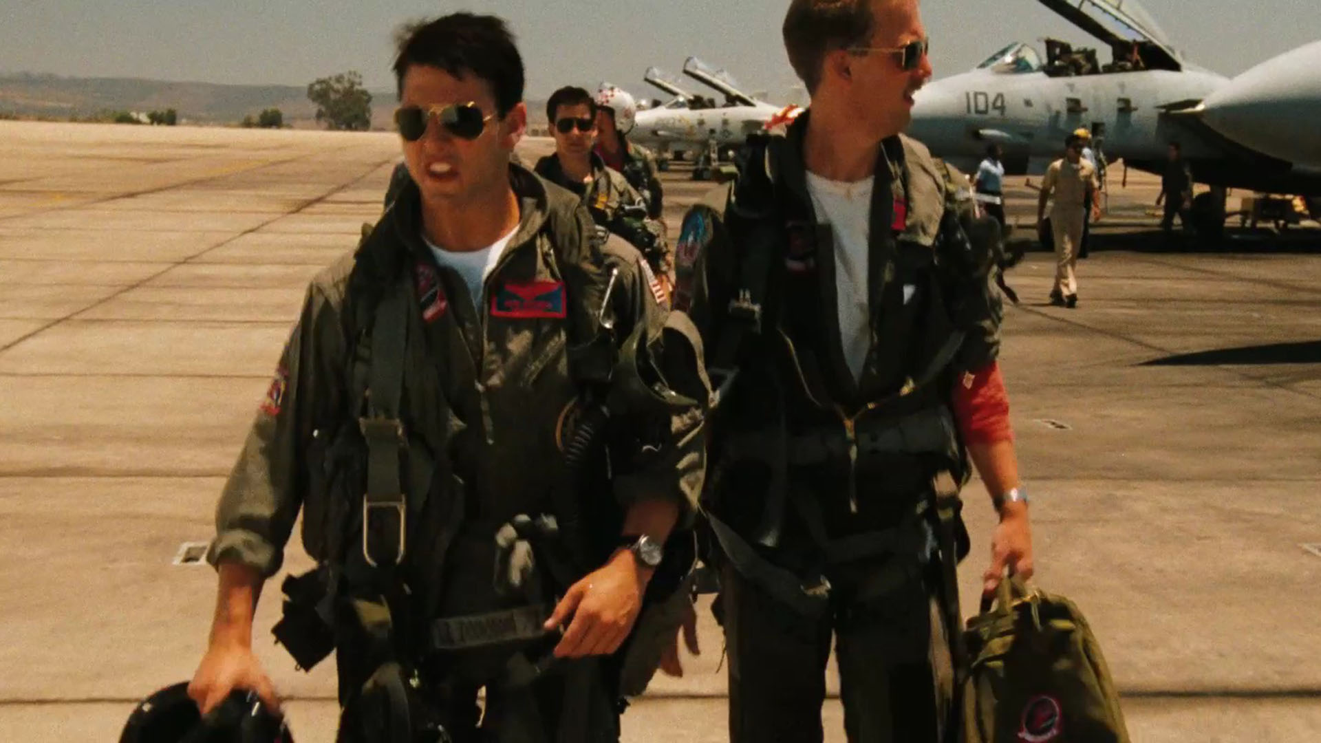 Top clearance gun wallpaper